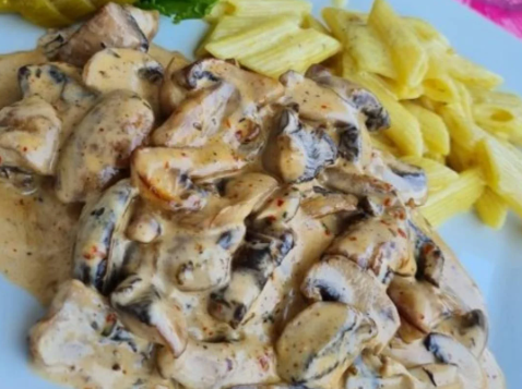 Kremalı Mantarlı Tavuk Tarifi: Kolay ve Lezzetli