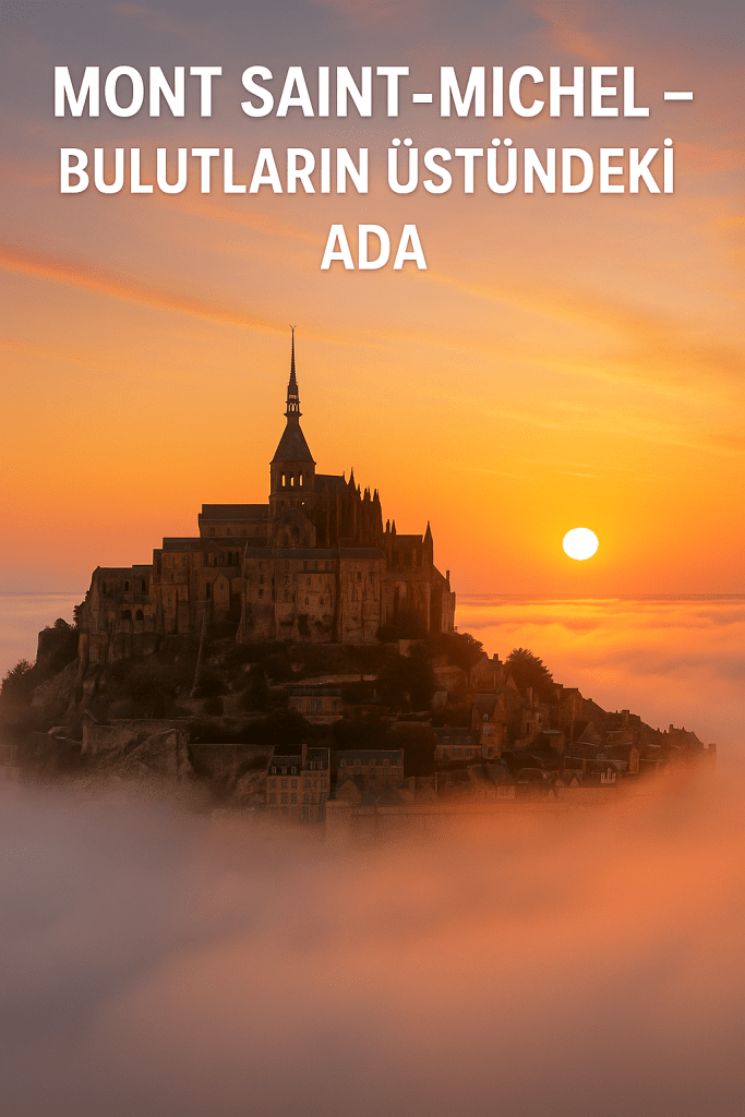 Gün doğumu sırasında Mont Saint-Michel adasının bulutların üzerinde görünümü; arka planda yumuşak pastel tonlarıyla üzerine güneşin ışık yansıması.