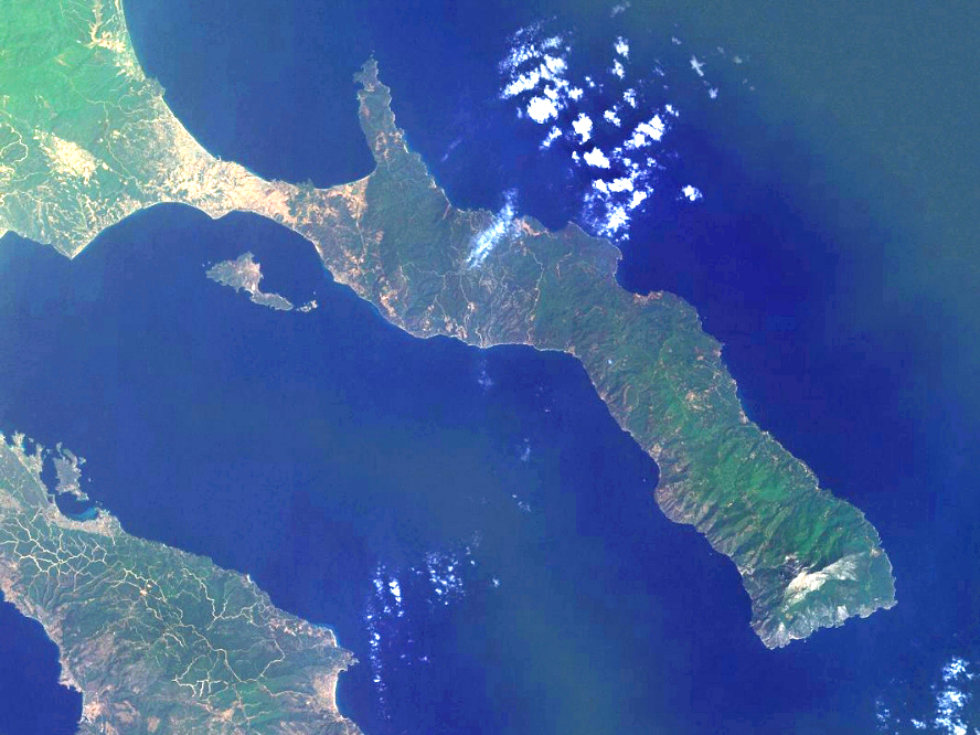 https://upload.wikimedia.org/wikipedia/commons/9/97/Peninsula_Muntelui_Athos_vazuta_din_satelit.jpg